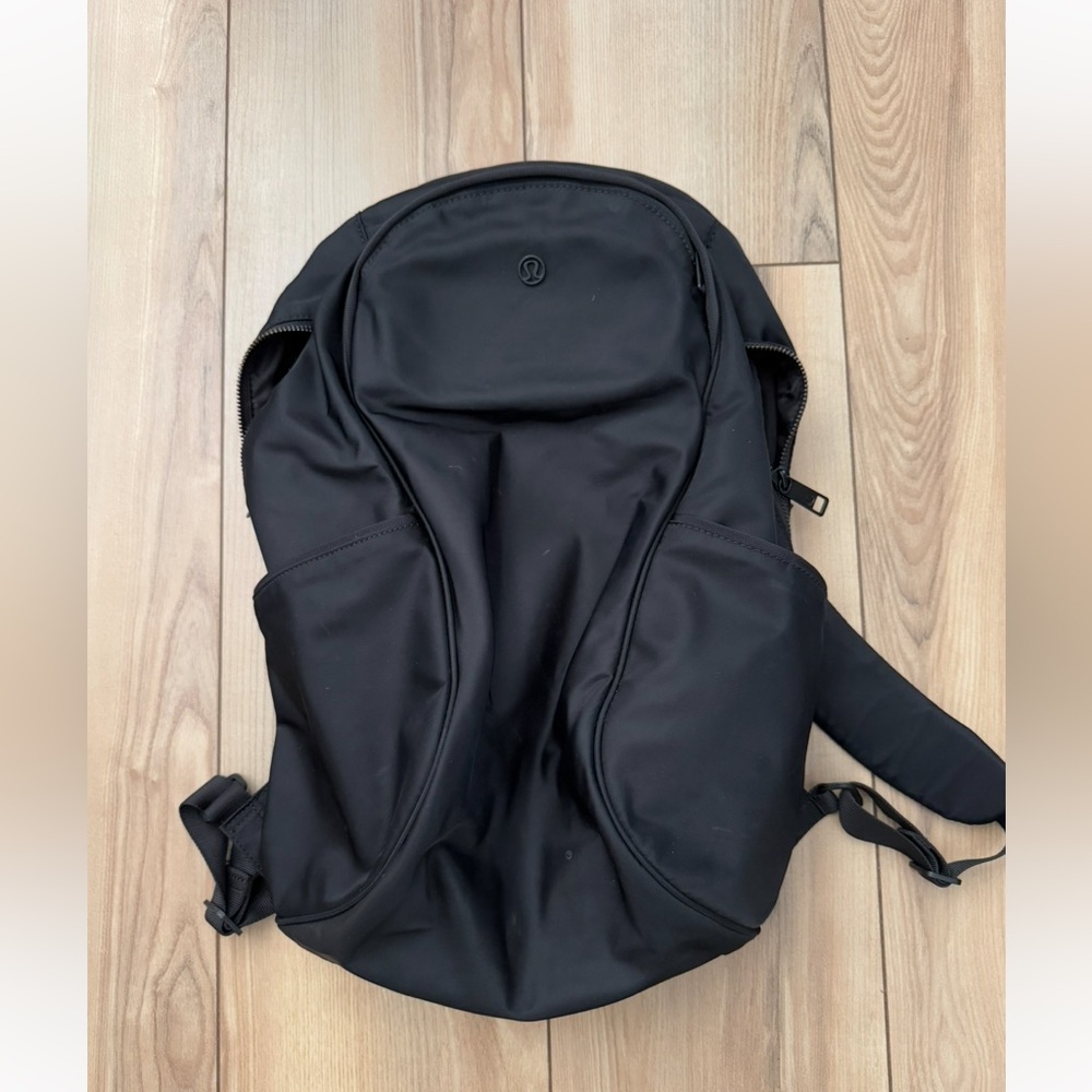 Lululemon Out Of Range Backpack - Picture 2 of 16